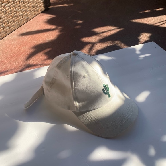 Hat - Picture 2 of 4